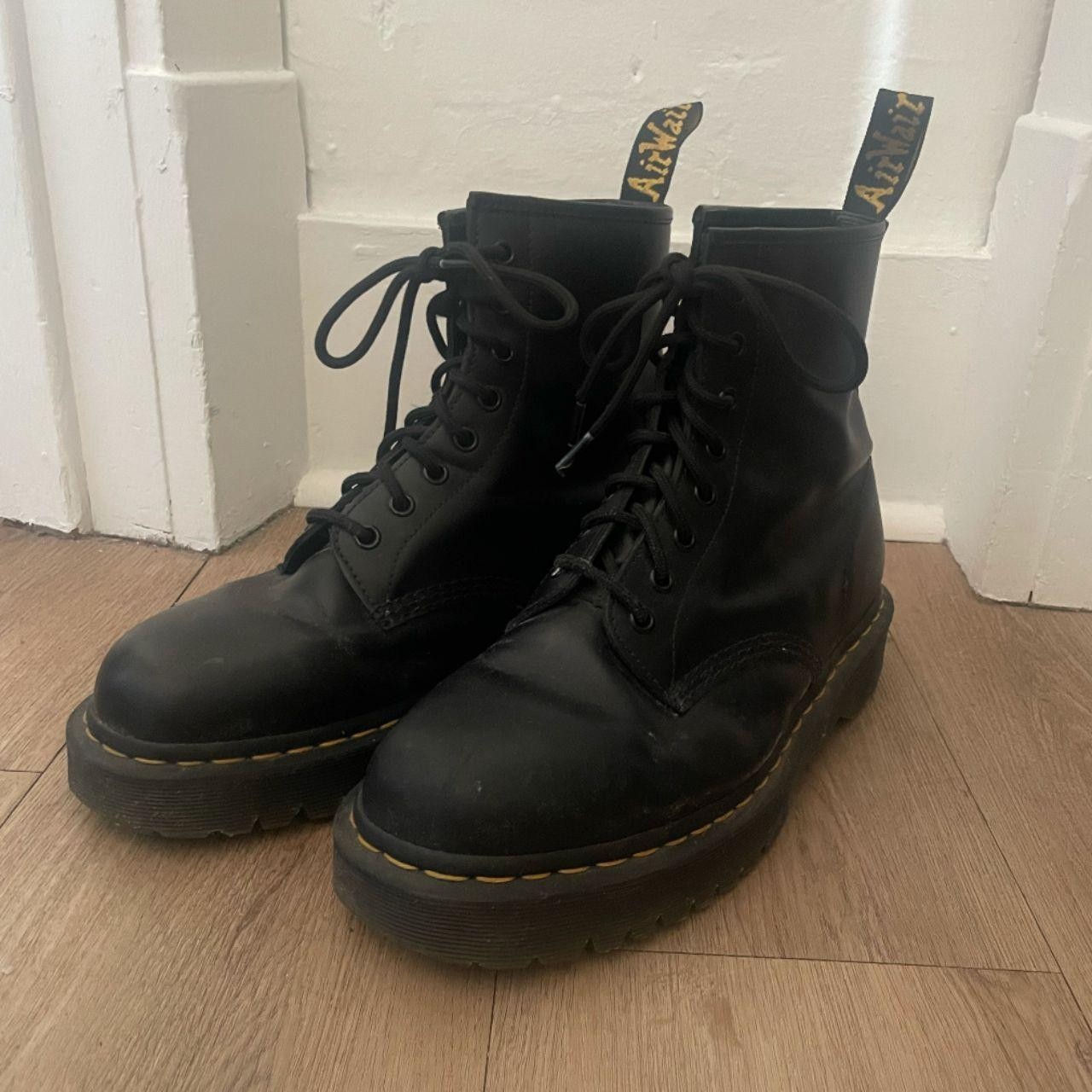 Dr. Martens 1460 Women’s Original Smooth Leather Lace Up Boots – Size 11