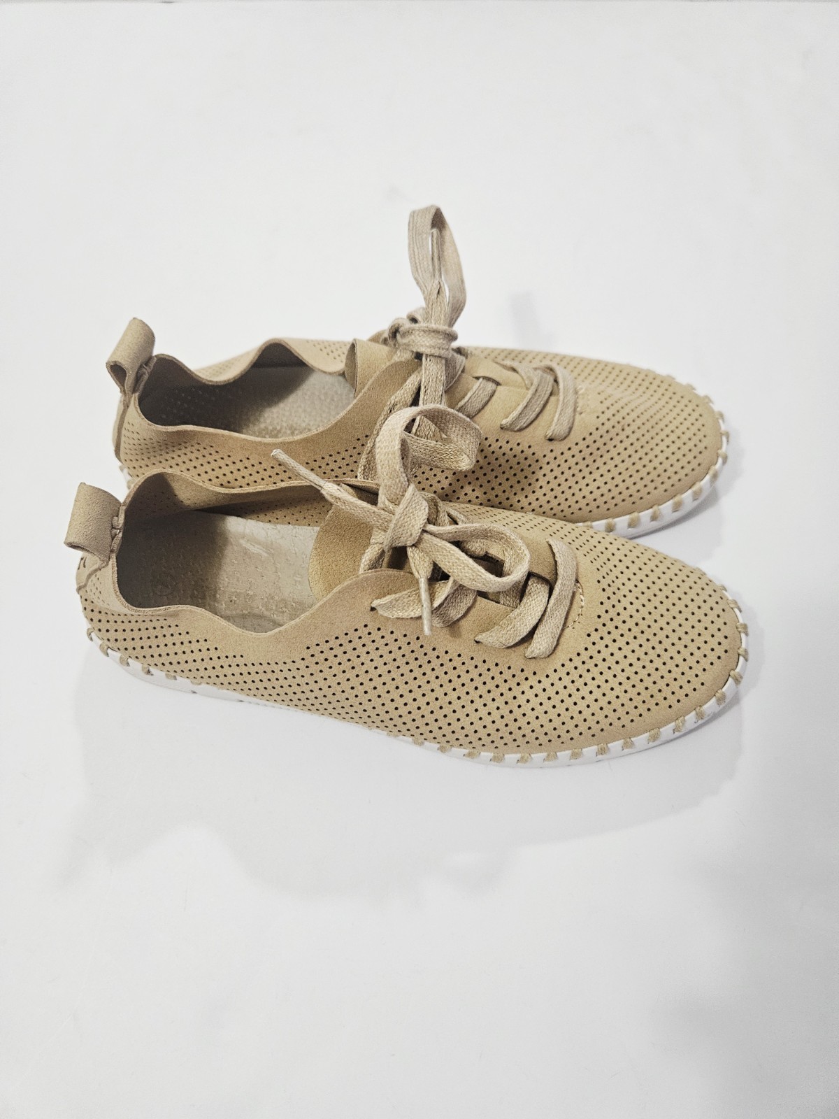 Frogg Toggs Women’s Beige Traveler’s Slip On Shoe Sz 7