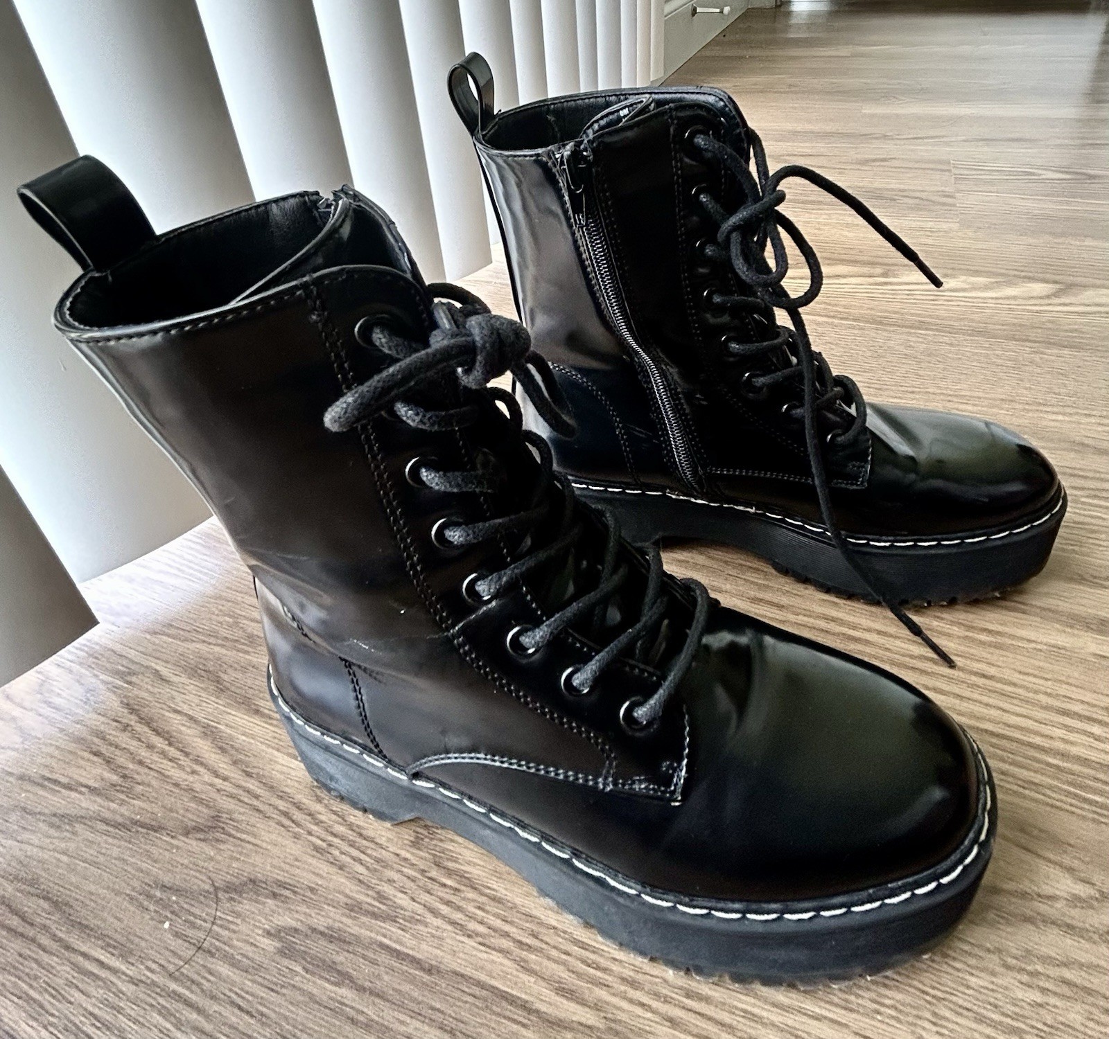 Unionbay Combat Boots Women Sz 6 Black Kiwi Patent Platform Lug Sole U2KIW09P