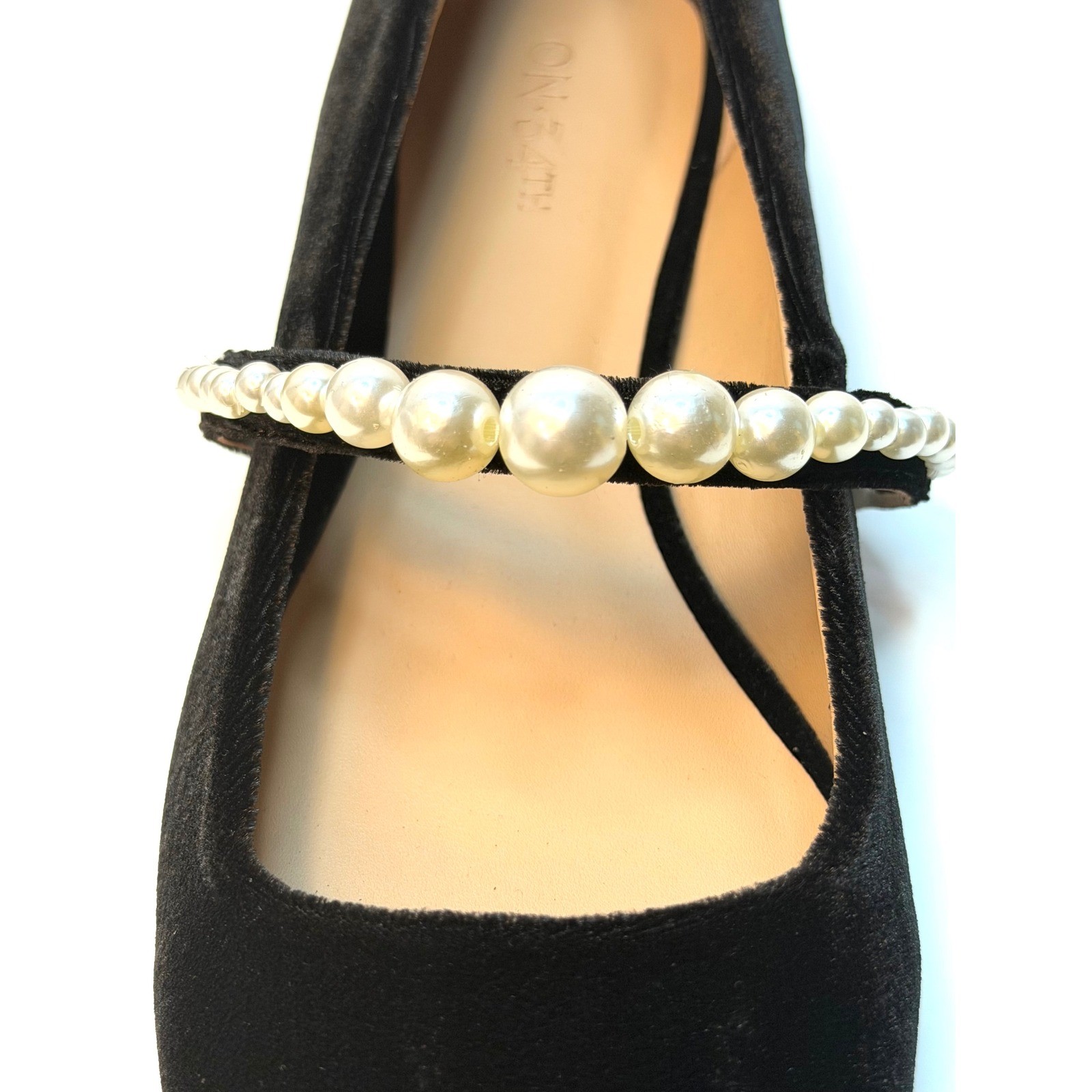 On 34th Sarrya Pearl Mary-Jane Flats Black Velvet Size 7.5M NWT/BOX