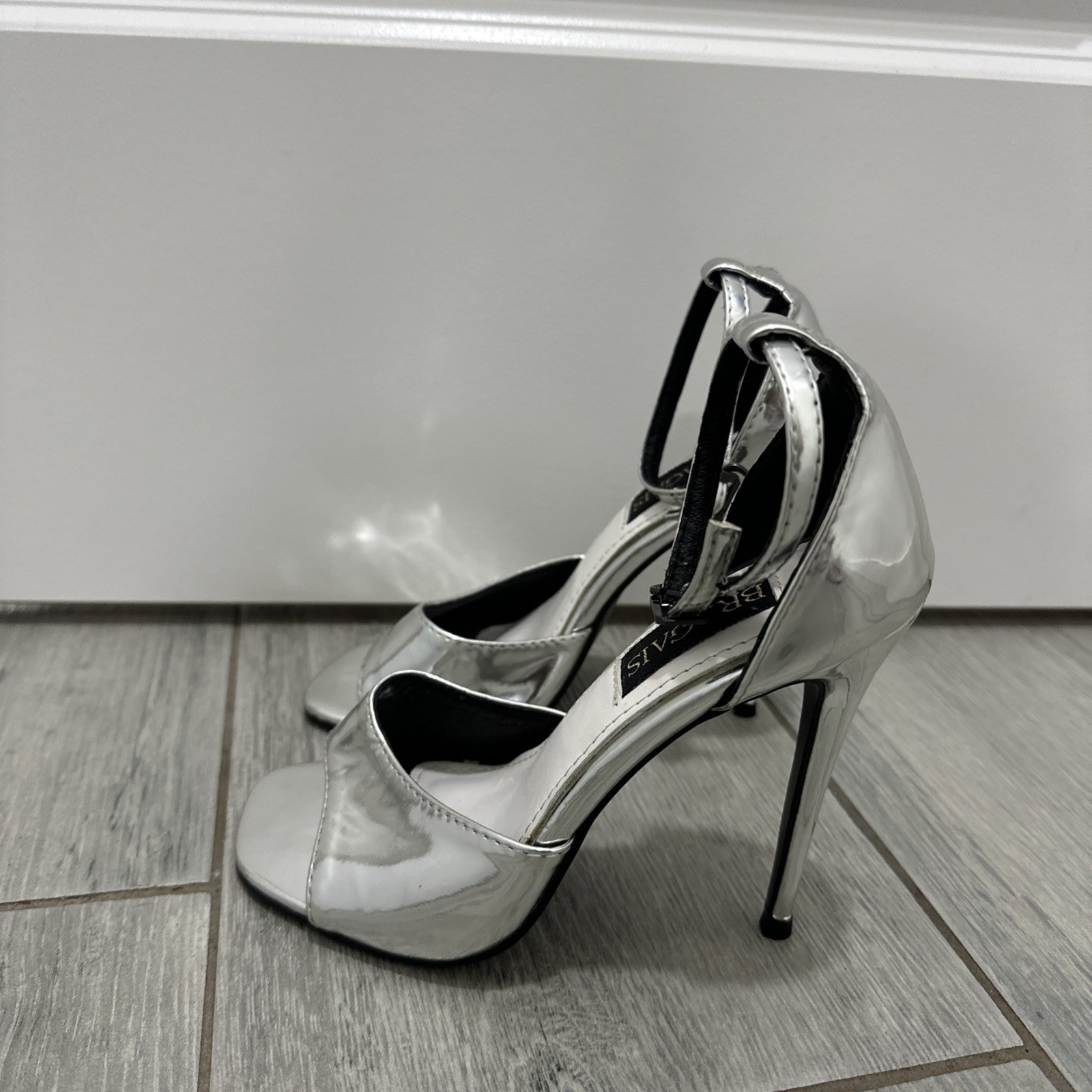Jojo Bragais Silver Heels «JEHZA»Official Footwear 69th Miss Universe Size 5
