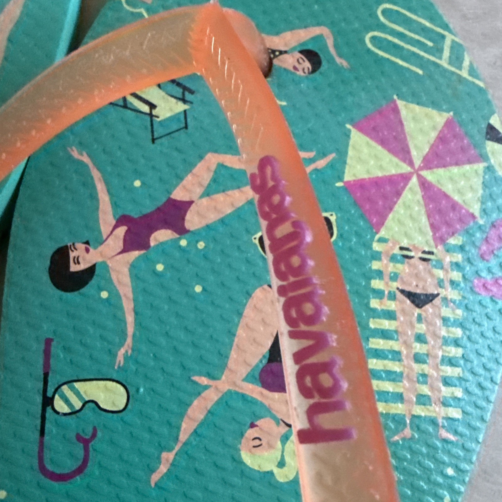 Havaianas Slim Green Pool Party Design with Orange Gel Straps 41/42 – New