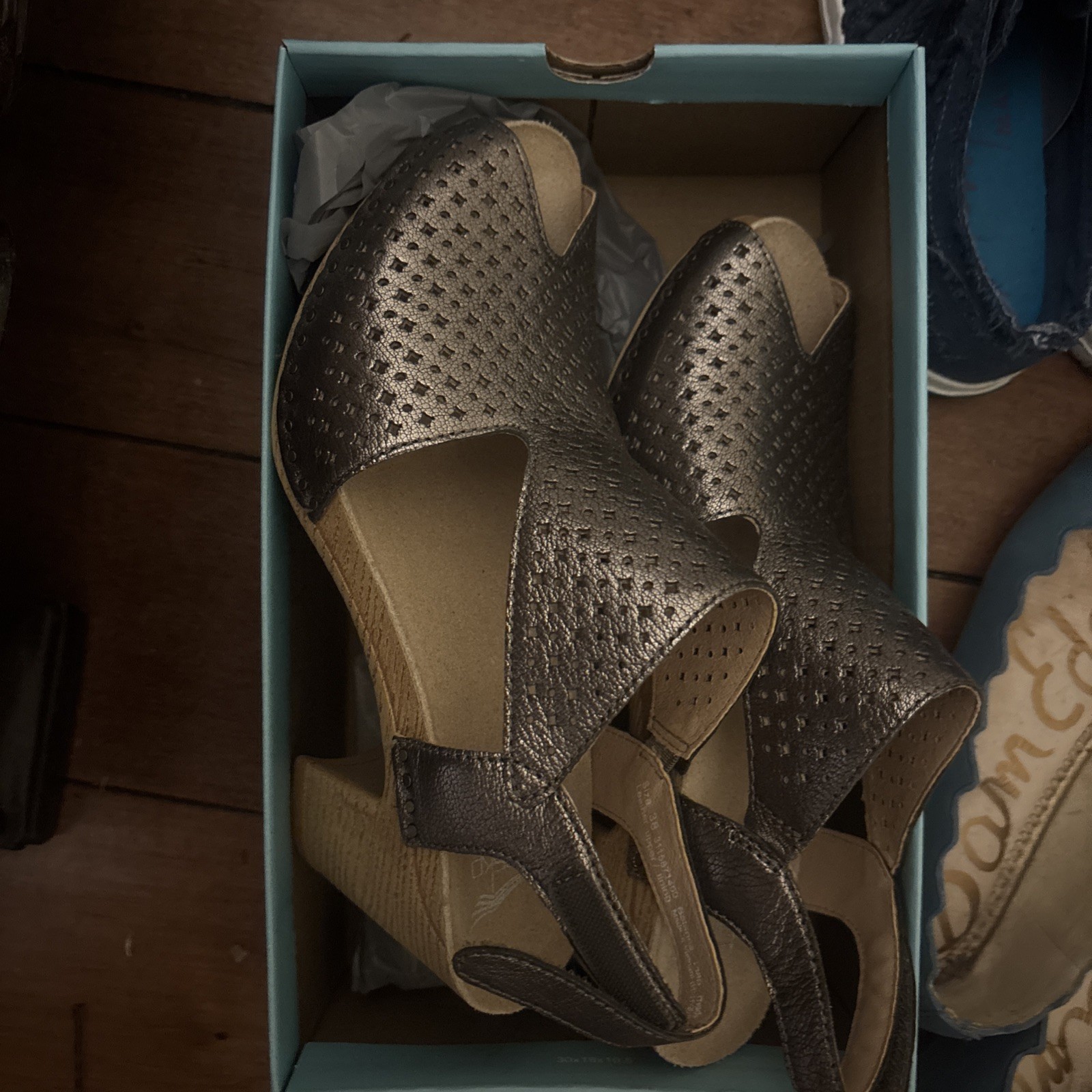 Dansko Women’s Teagan sandals in gunmetal metallic Color (Size 38).