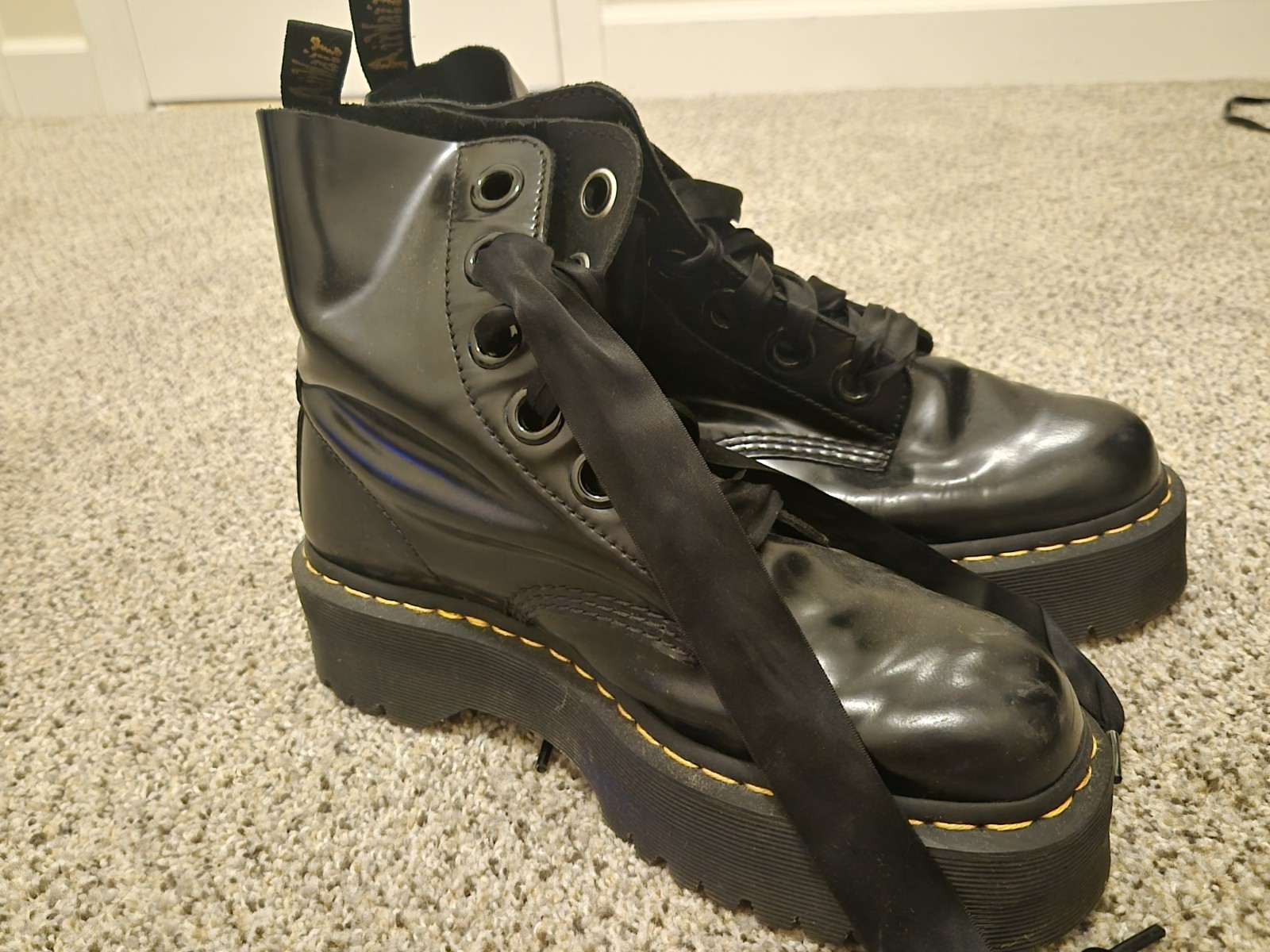 Dr. Martens Black Leather Platform Combat Lace-Up Ankle Boots Womens US 10