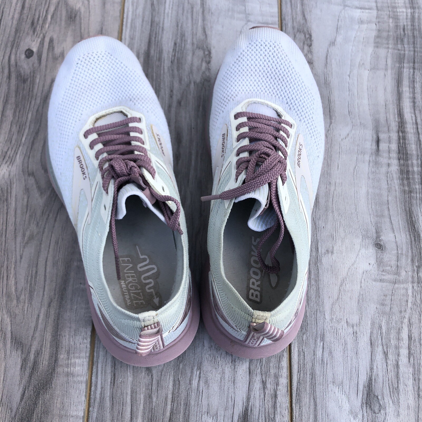 Brooks Ricochet 3 Running Shoes White Pink Womens Size 8.5 B Sneakers 120348B159
