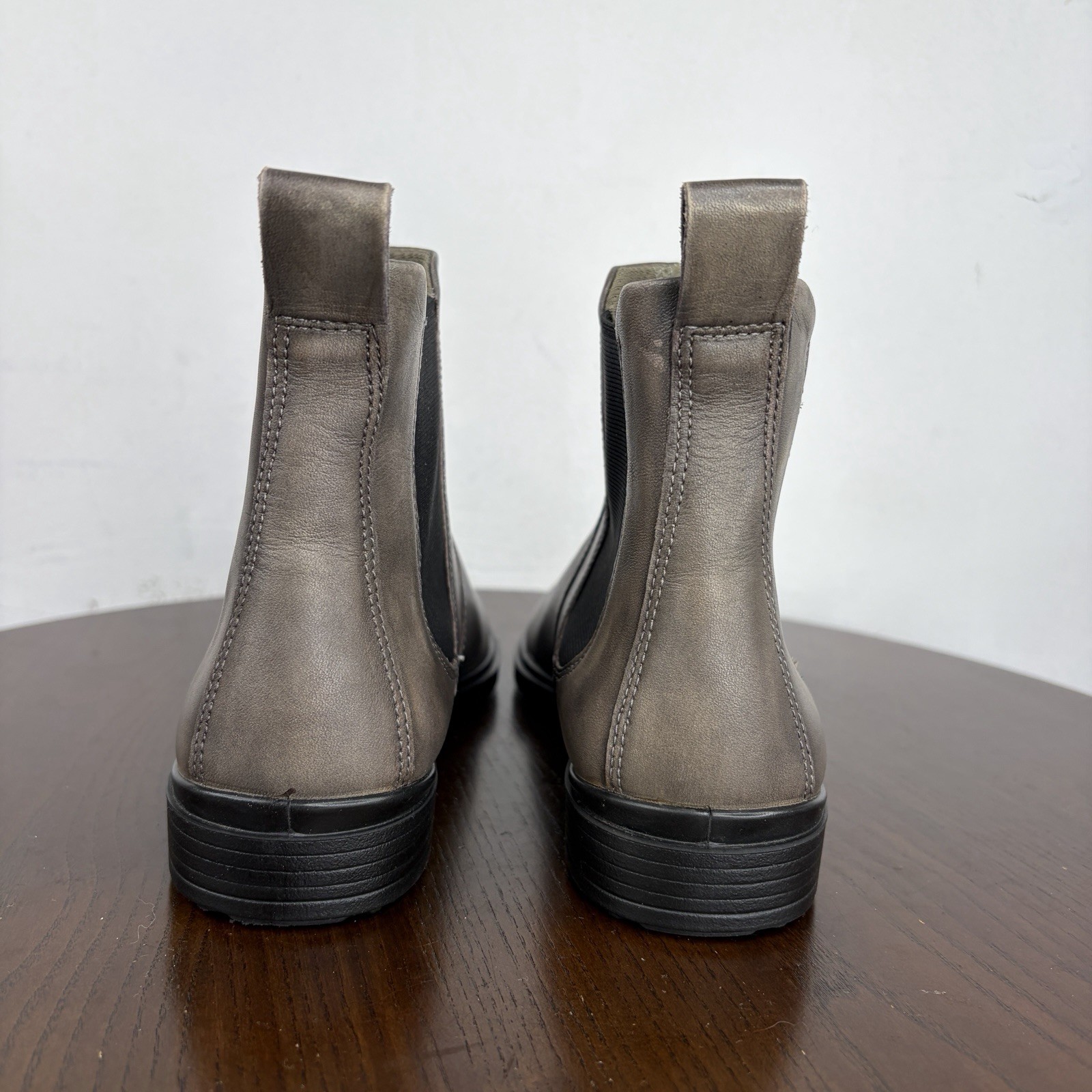 Ecco Touch 15 Boots Women’s 39 / 8 Gray Leather Comfort Chelsea Ankle Booties