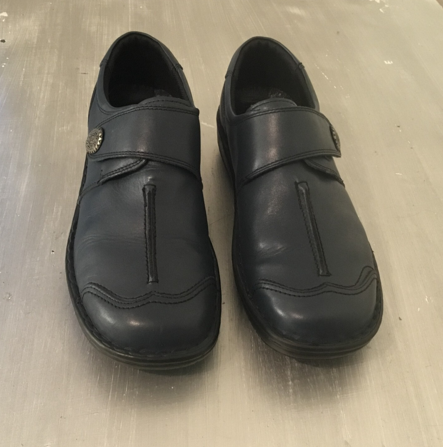 Volks Walkers Koeln Slip-On Navy leather loafers Hand Size 41 Eur (10/10.5 US )