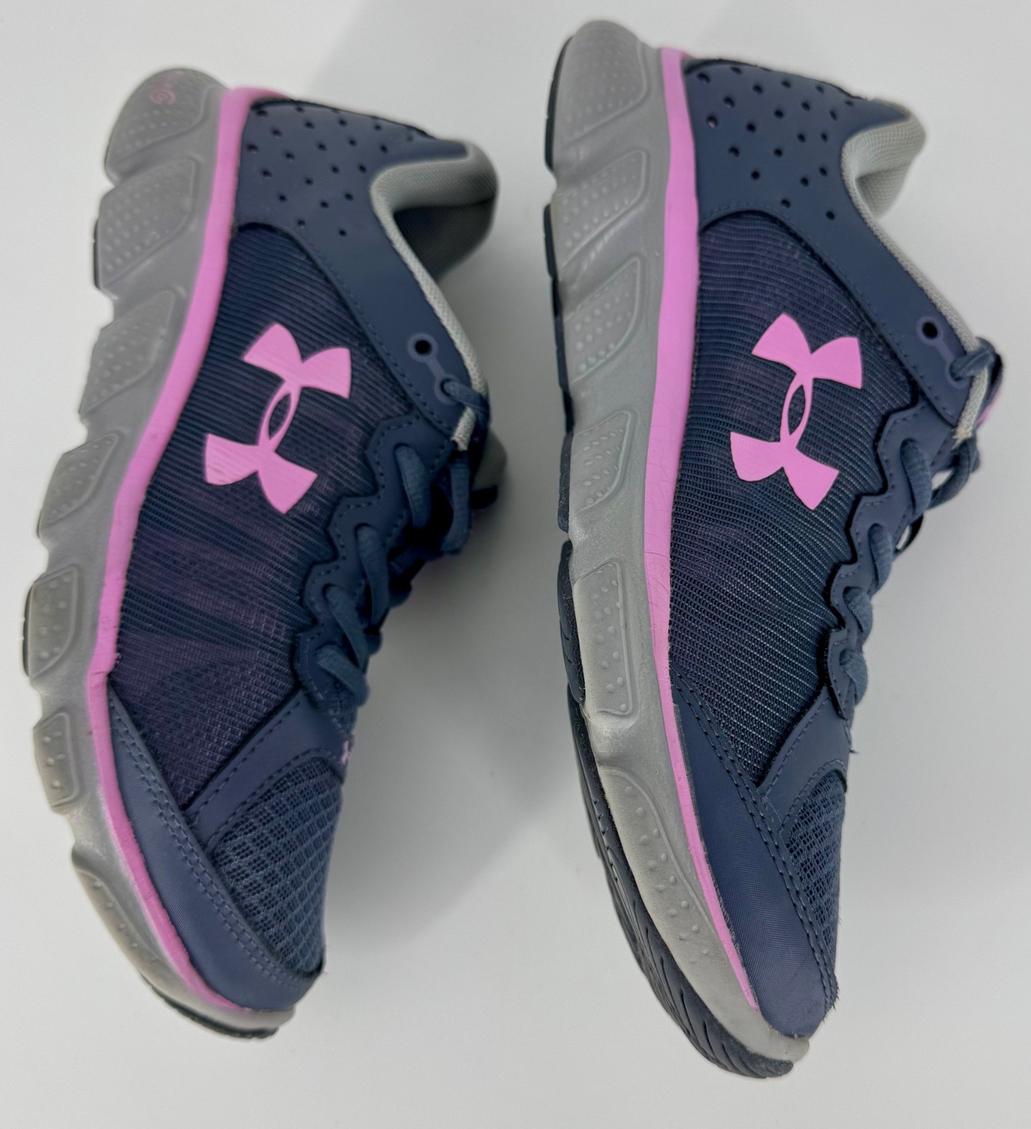 EUC Under Armour Micro G Assert Six Gray Navy Lavender Running Shoes Womens Sz 7