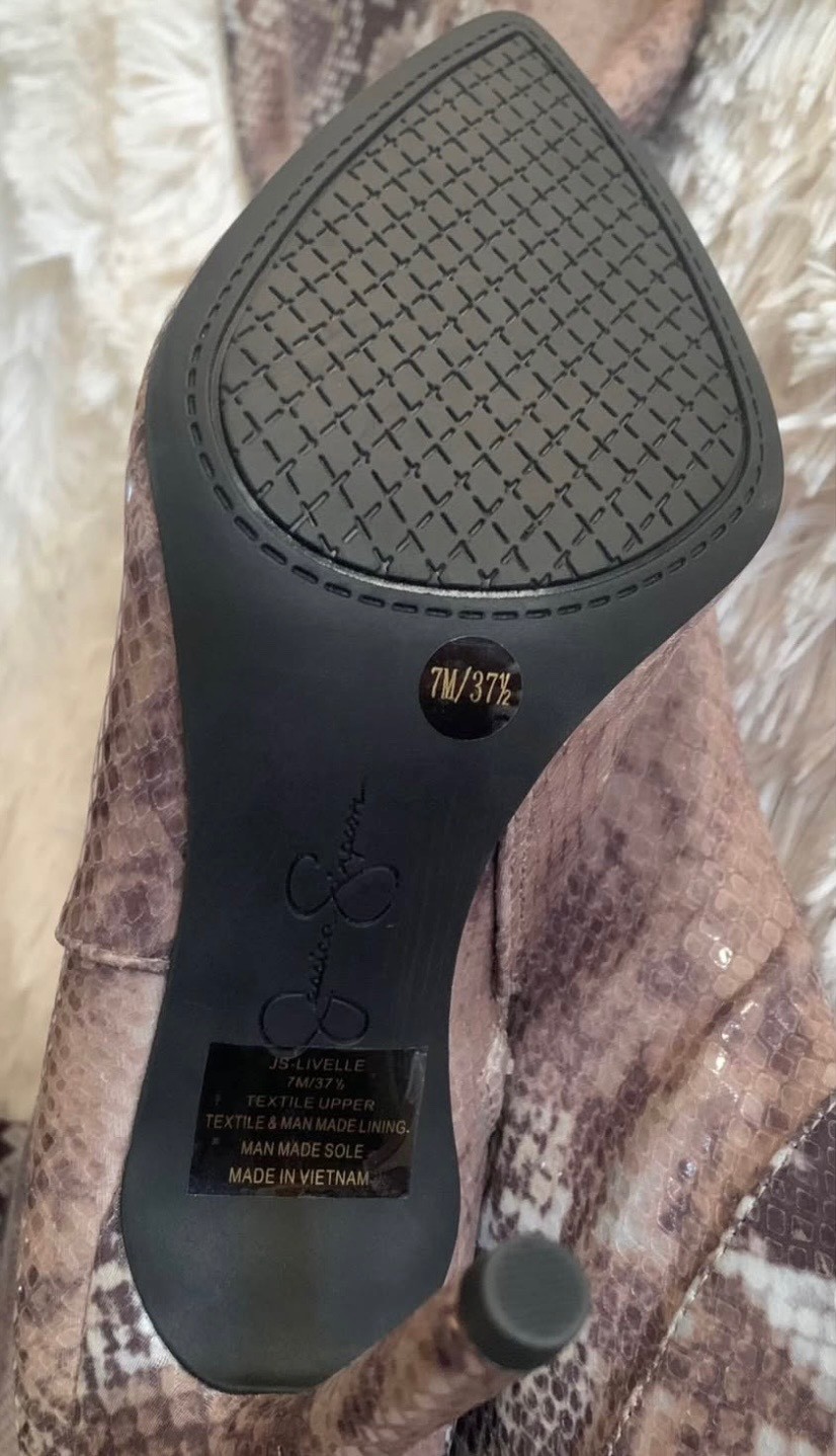 New Jessica Simpson Boots size 7