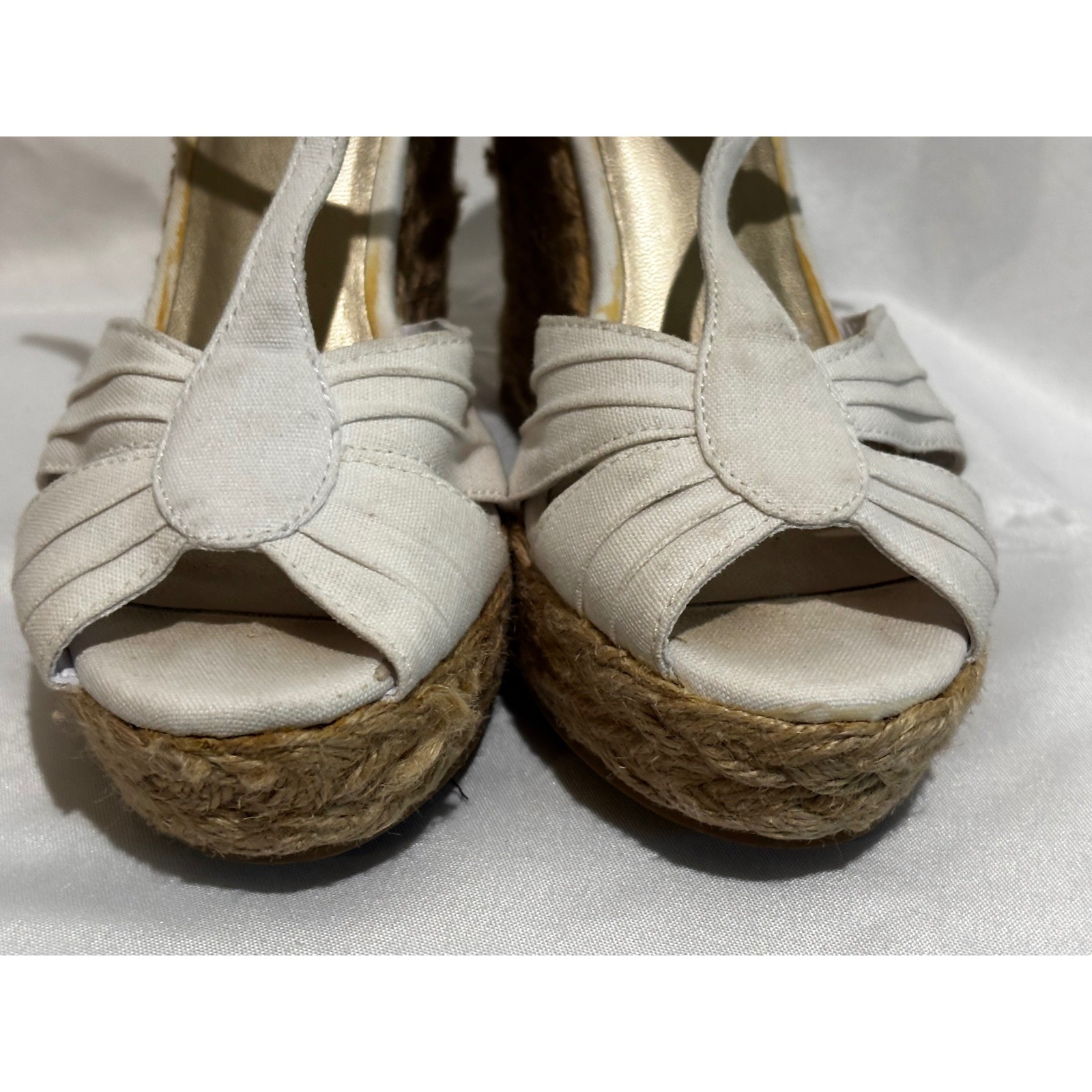 American Eagle White Cream Canvas Espadrille Wedge Sandals T-Strap sz 7.5 boho