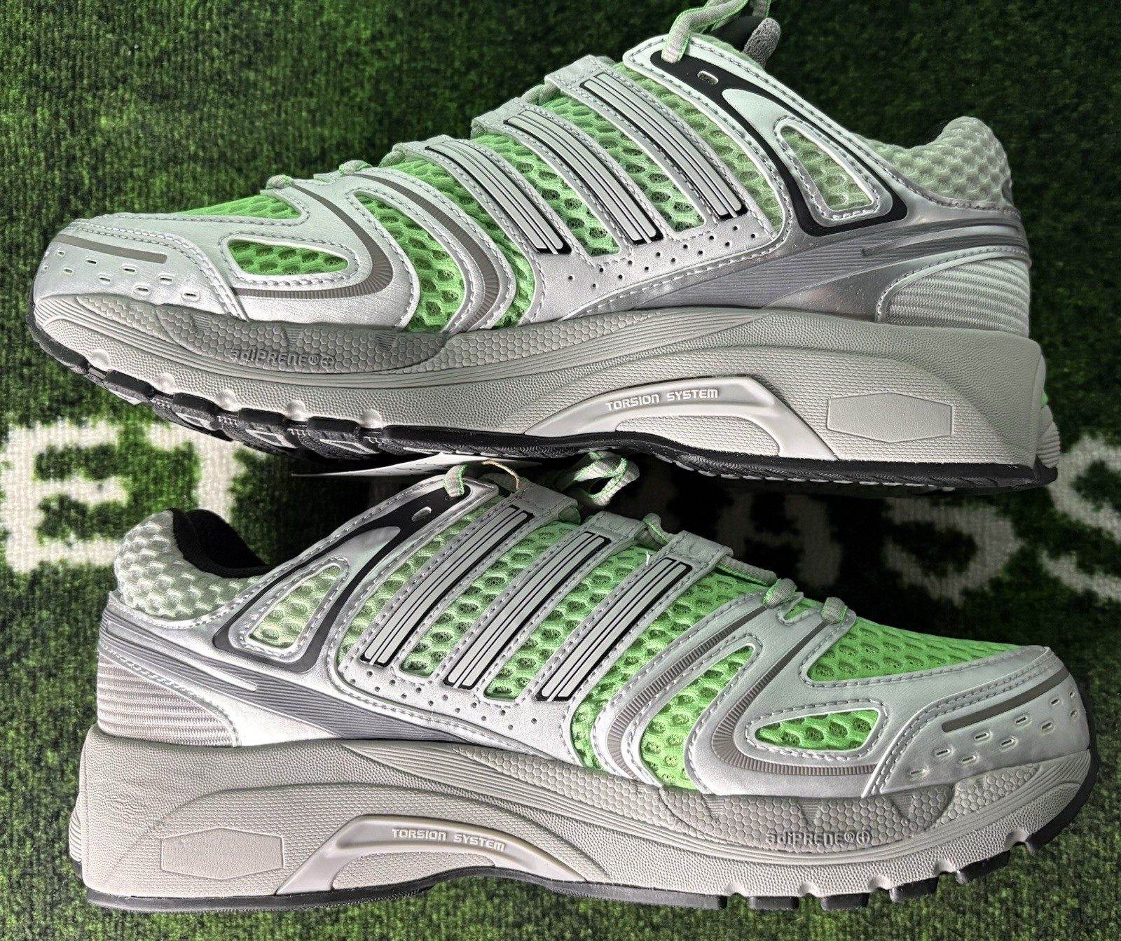 US Men’s 10/Women’s 11 – Adidas Adistar Control 5 «Green Silver» KI8589