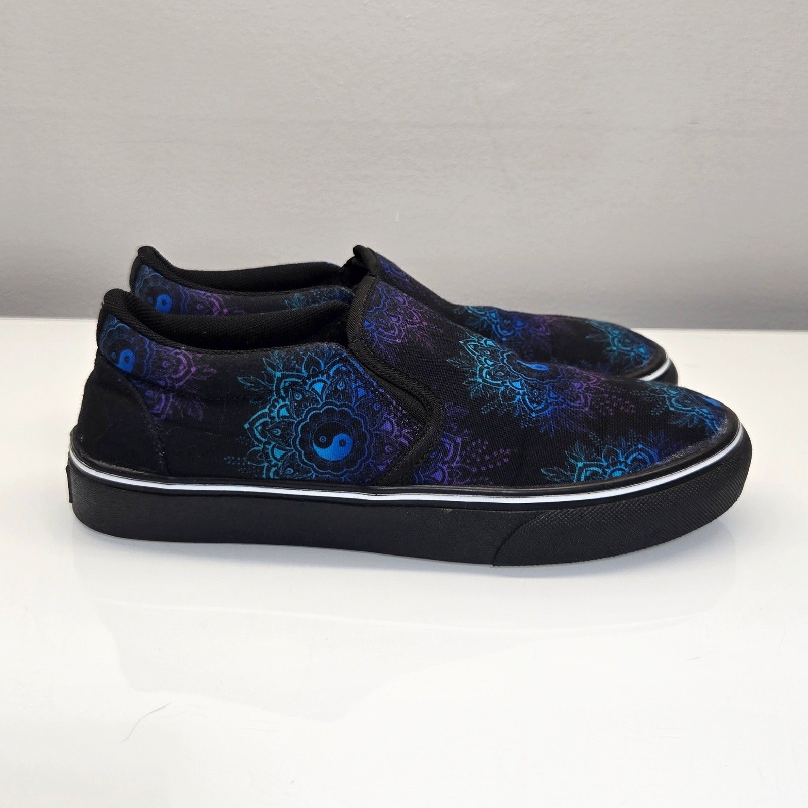 Yes We Vibe Slip On Sneakers Women 8.5 Black Blue Yin Yang Mandala Festival Boho