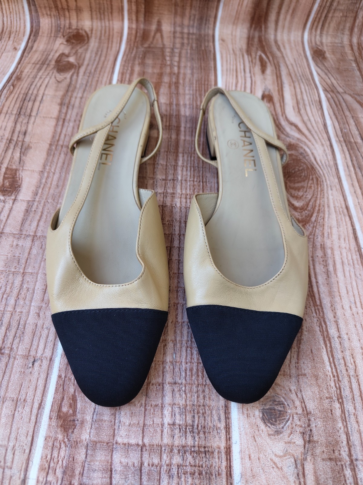 CHANEL Slingback Grosgrain CC Cap-toe Beige Black Leather Flats EU 39 US 8.5