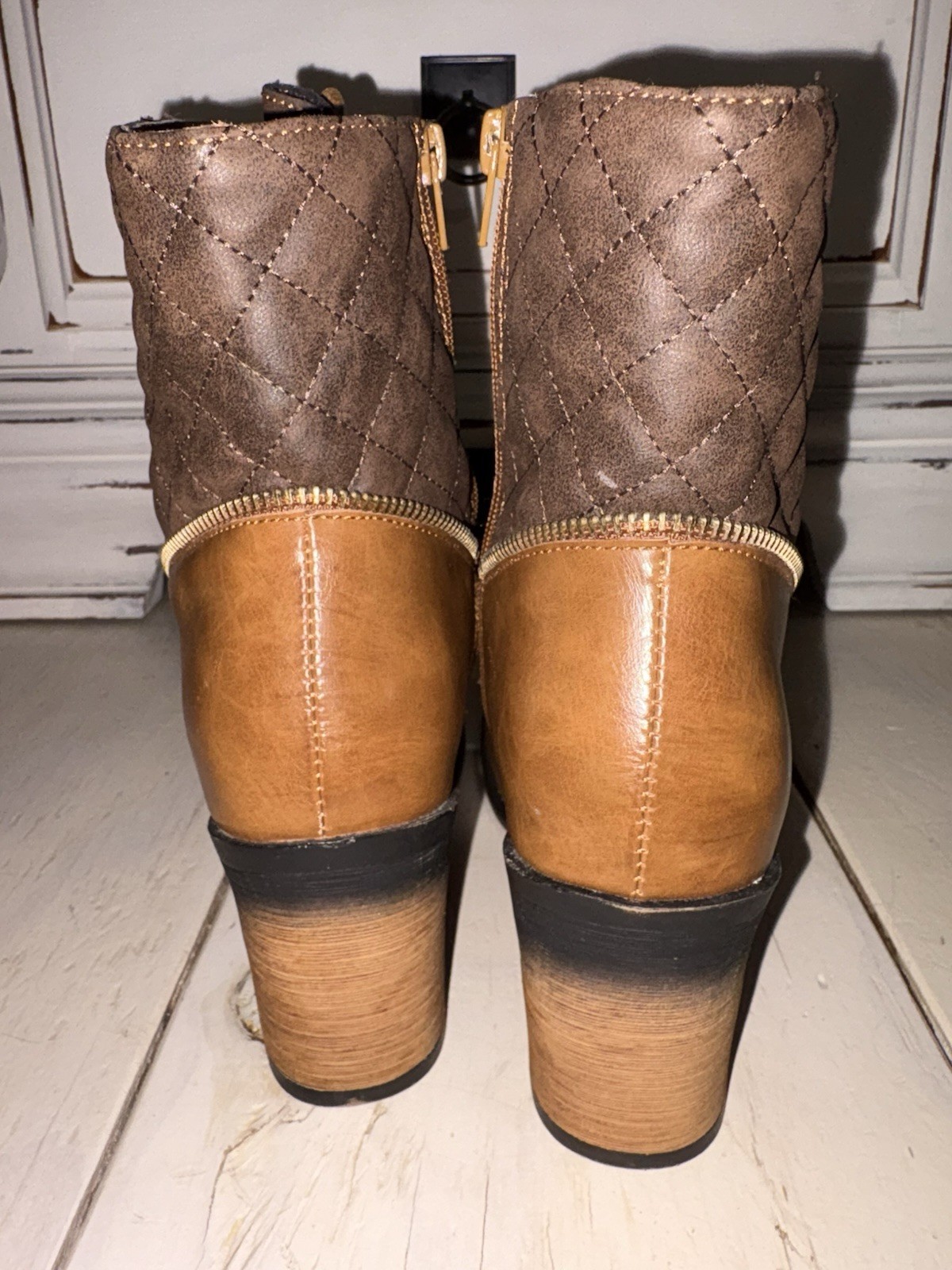 Pierre Dumas Ravenna Two-Tone Quilted Lace-Up Heeled Ankle Western Boots 10