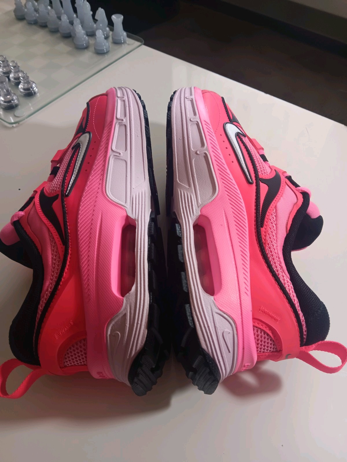 Nike Air Max Bliss Laser Pink White Solar Red Womens Running Sneakers Sz 7.5