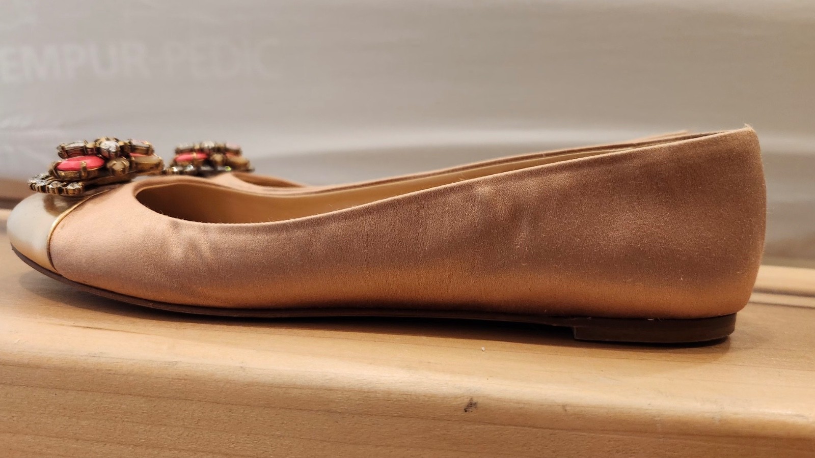 J. Crew Gold Rhinestone Brooch Embellished Silk Leather Ballet Flats Size 8 M