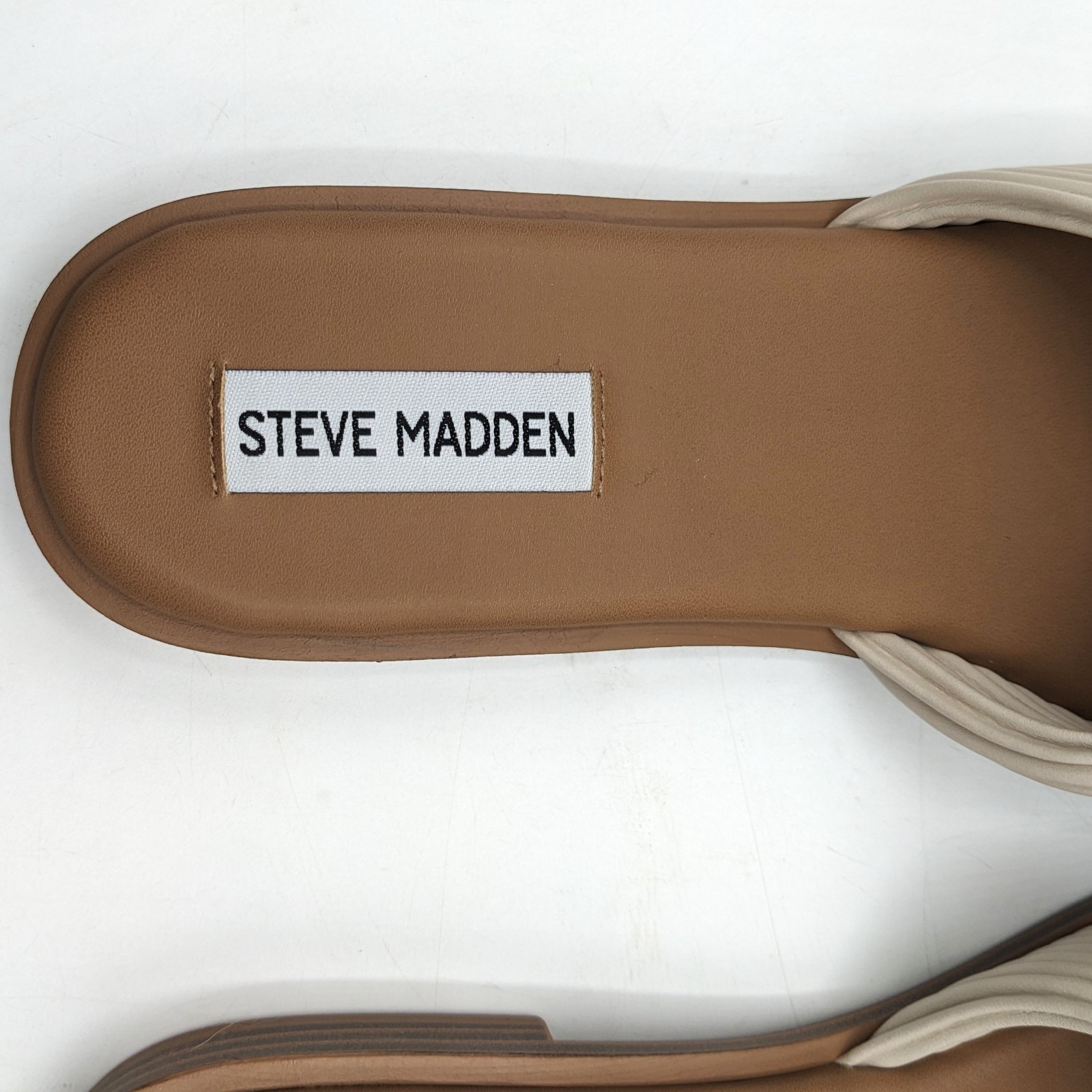Steve Madden «LIMITT» Women’s Textured Cris-Cross Flat Mule Sandal (Bone) – NEW
