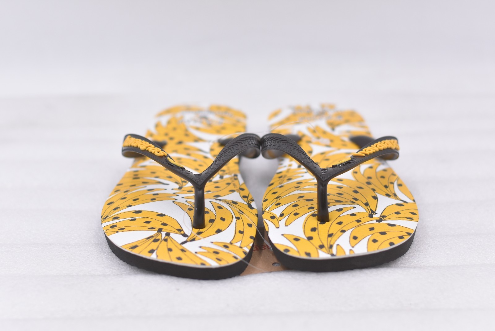 Womens Havaianas Slim Flip-Flop Sandals – Black w/ Bananas Size 7/8 (EU 39-40)