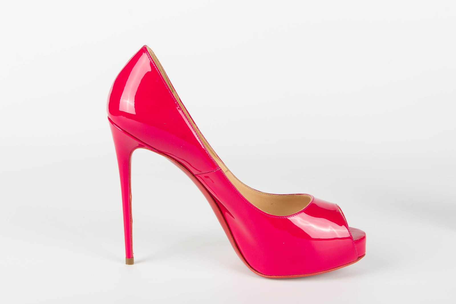 Christian Louboutin Very Prive Peep Toe Pink Patent Leather Pump Shoe US 6 EU 36