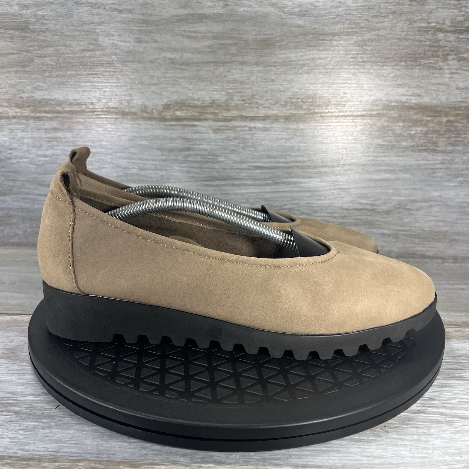 Aetrex Women’s Brianna Taupe Nubuk Leather Ballet Flat Size 8.5