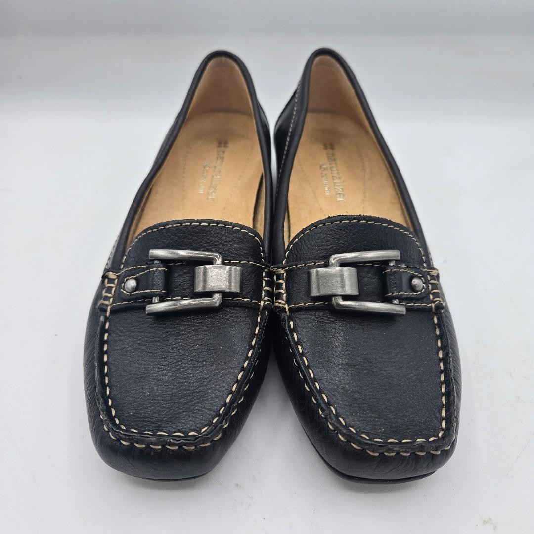Naturalizer Womens Sophie Black Flat Shoes Size 4M