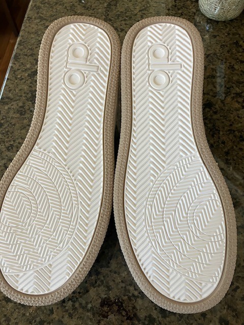 NEW Alo Recovery Mode Sneakers Size M 6.5/W 8.0 Gravel/White