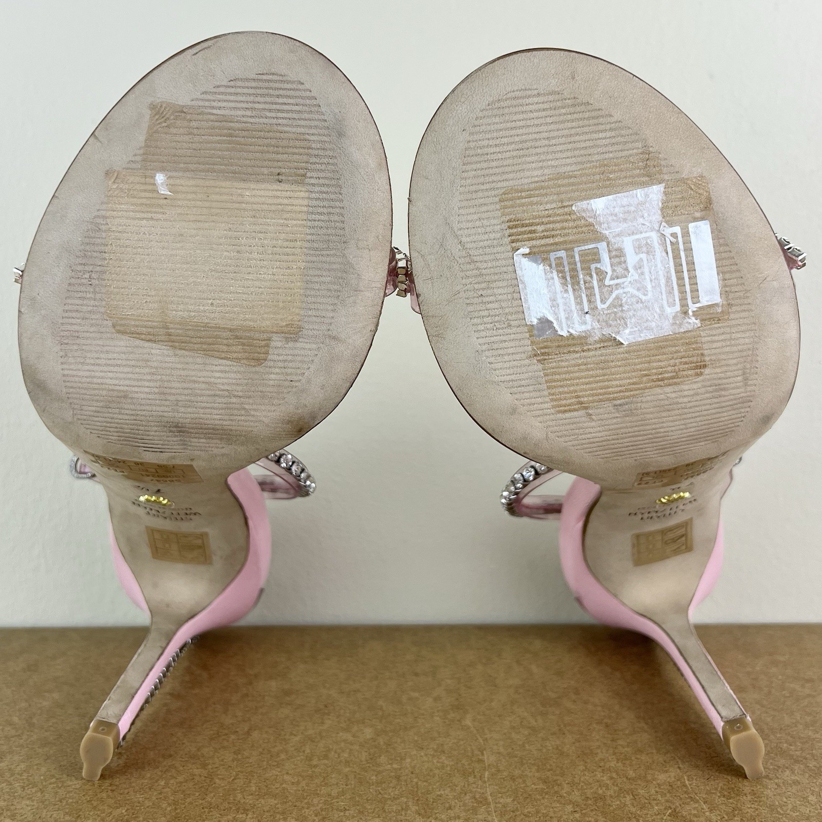$595 NEW STUART WEITZMAN PINK CRYSTAL EMBELLISHED HEELS 7.5