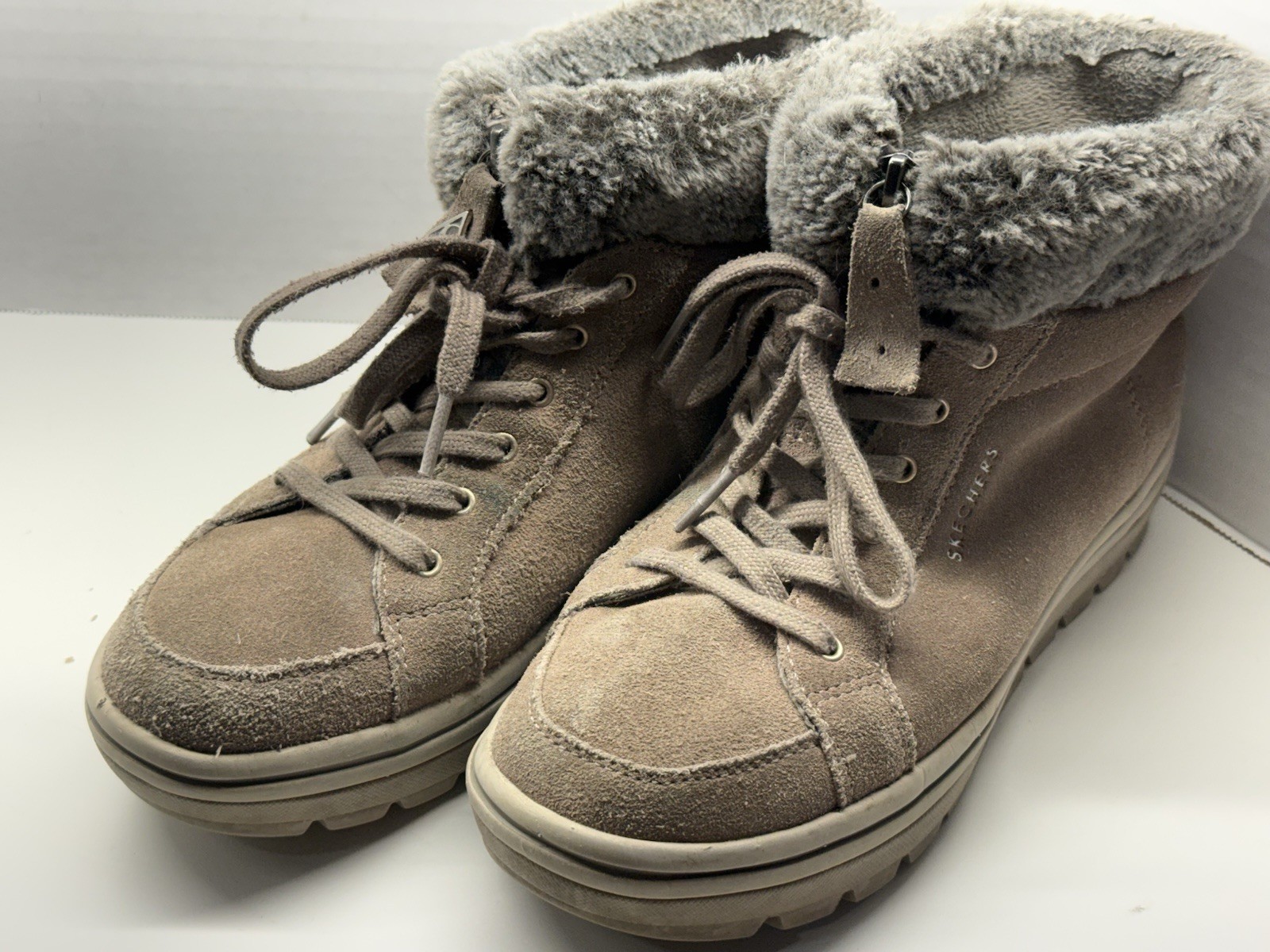 Skechers Street Cleat Everyday Chillz Suede Ankle Boot Style Taupe Women’s Sz 8