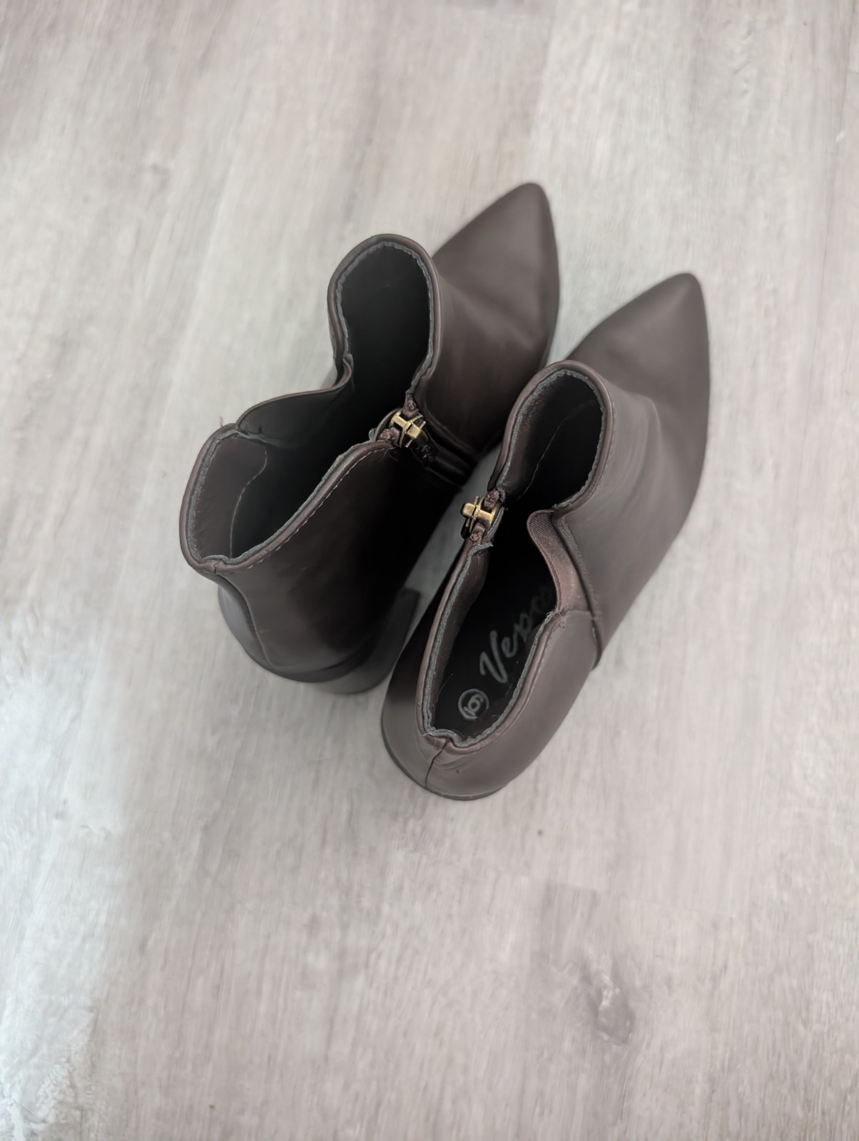 Vepose Brown Side Zip Ankle Boot Women’s Size 6