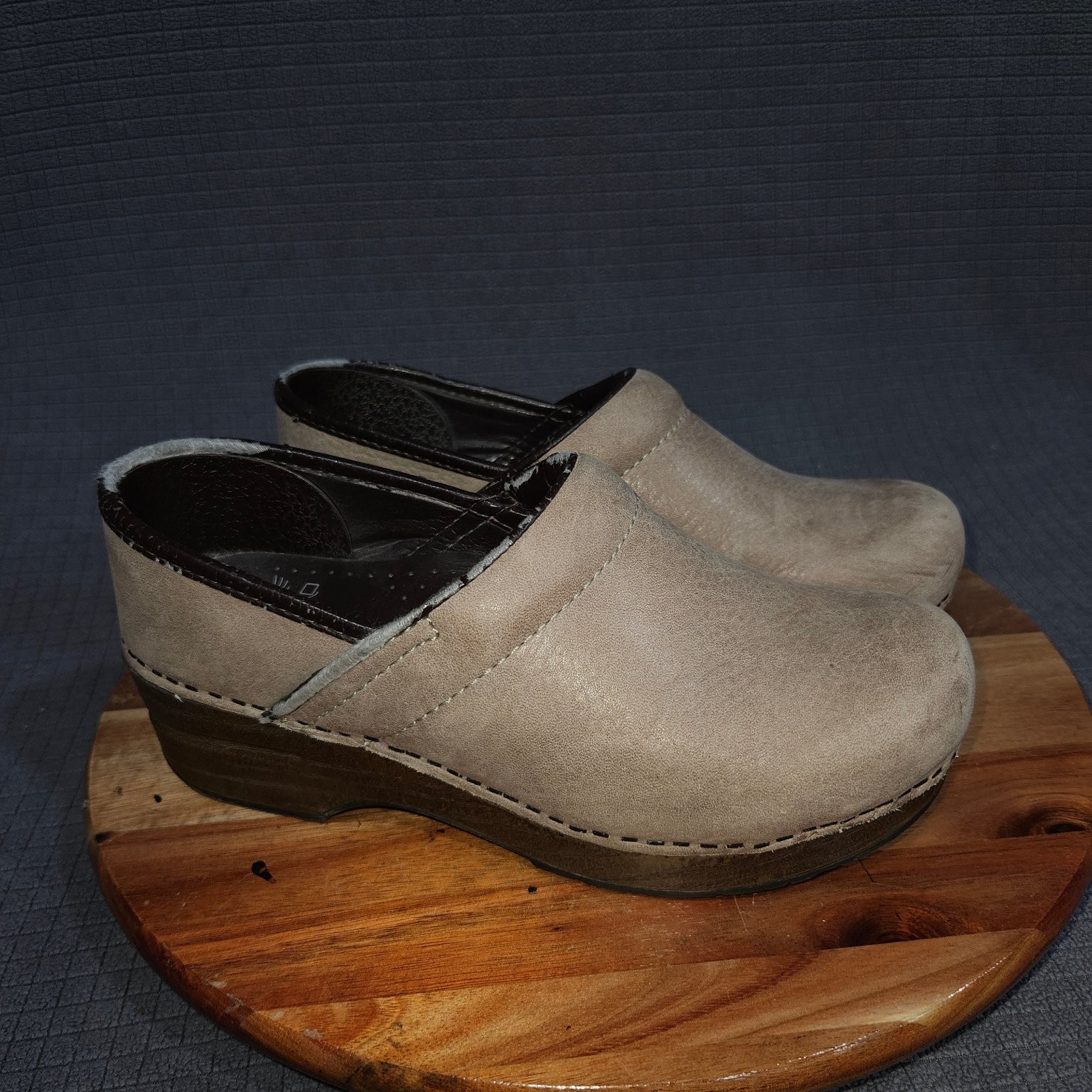 Dansko Clogs Women’s Taupe EU 37 Leather Comfort Slip On Professional