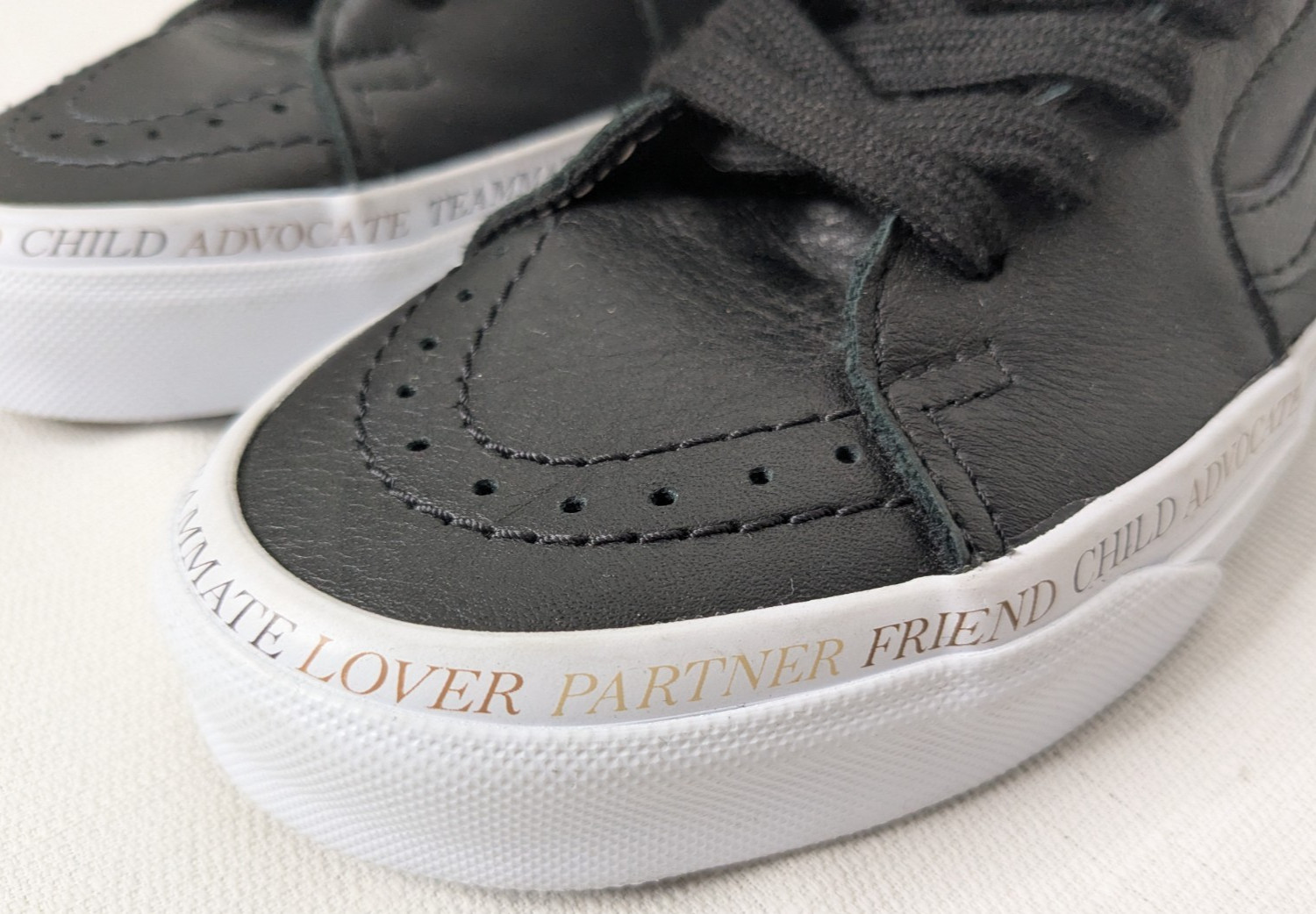 Vans Divine Energy SK8-Hi Casual Shoes Women’s 5 Men’s 3.5 Sneakers Black White