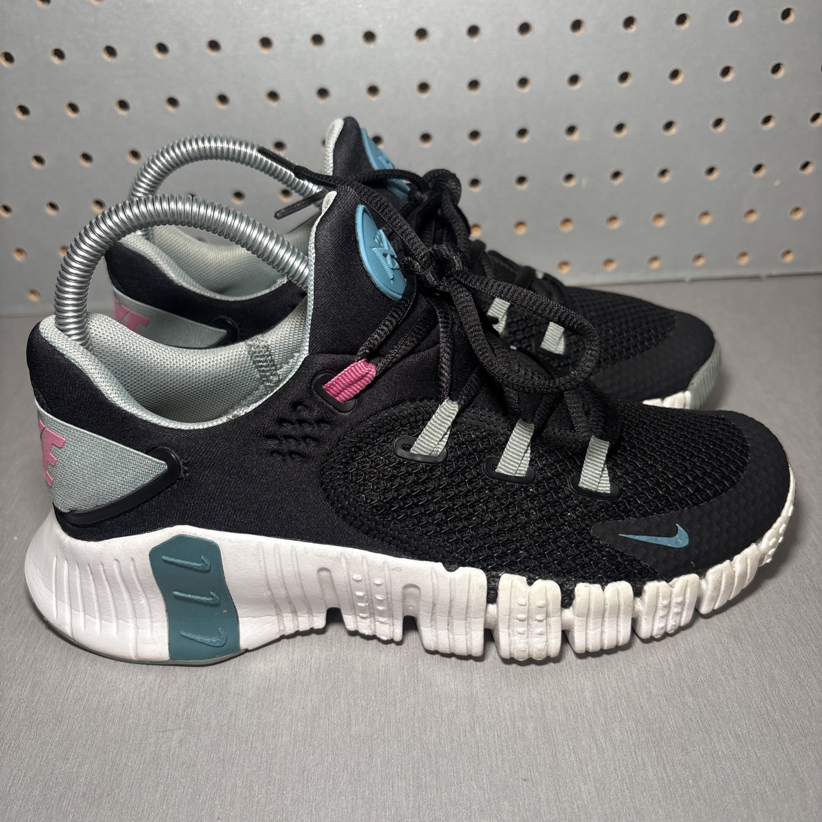Nike Free Metcon 4 Running Shoes Womens Sz 7 Black Blue Pink Training Sneakers
