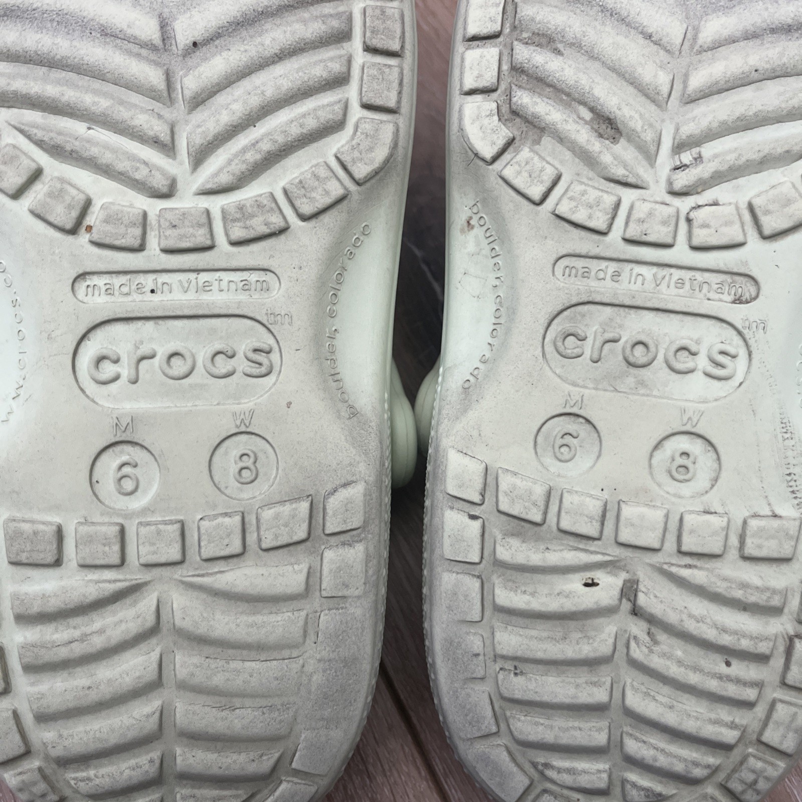 EVA foam clogs, Crocs Classic Clog, Celery/ Mint Green Size 8