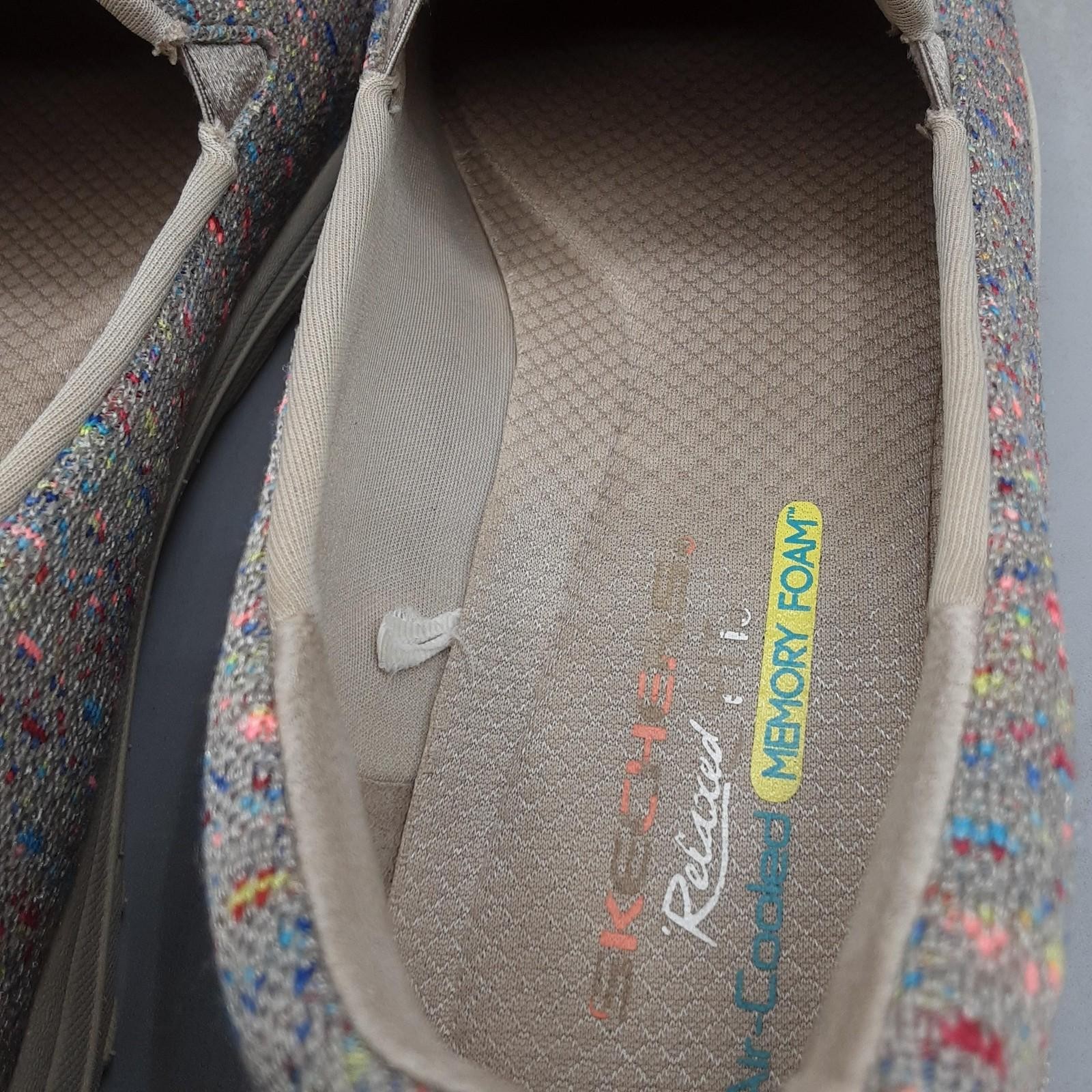Skechers Shoes Womens Size 10 Beige Multicolor Slip On Relaxed Fit Memory Foam