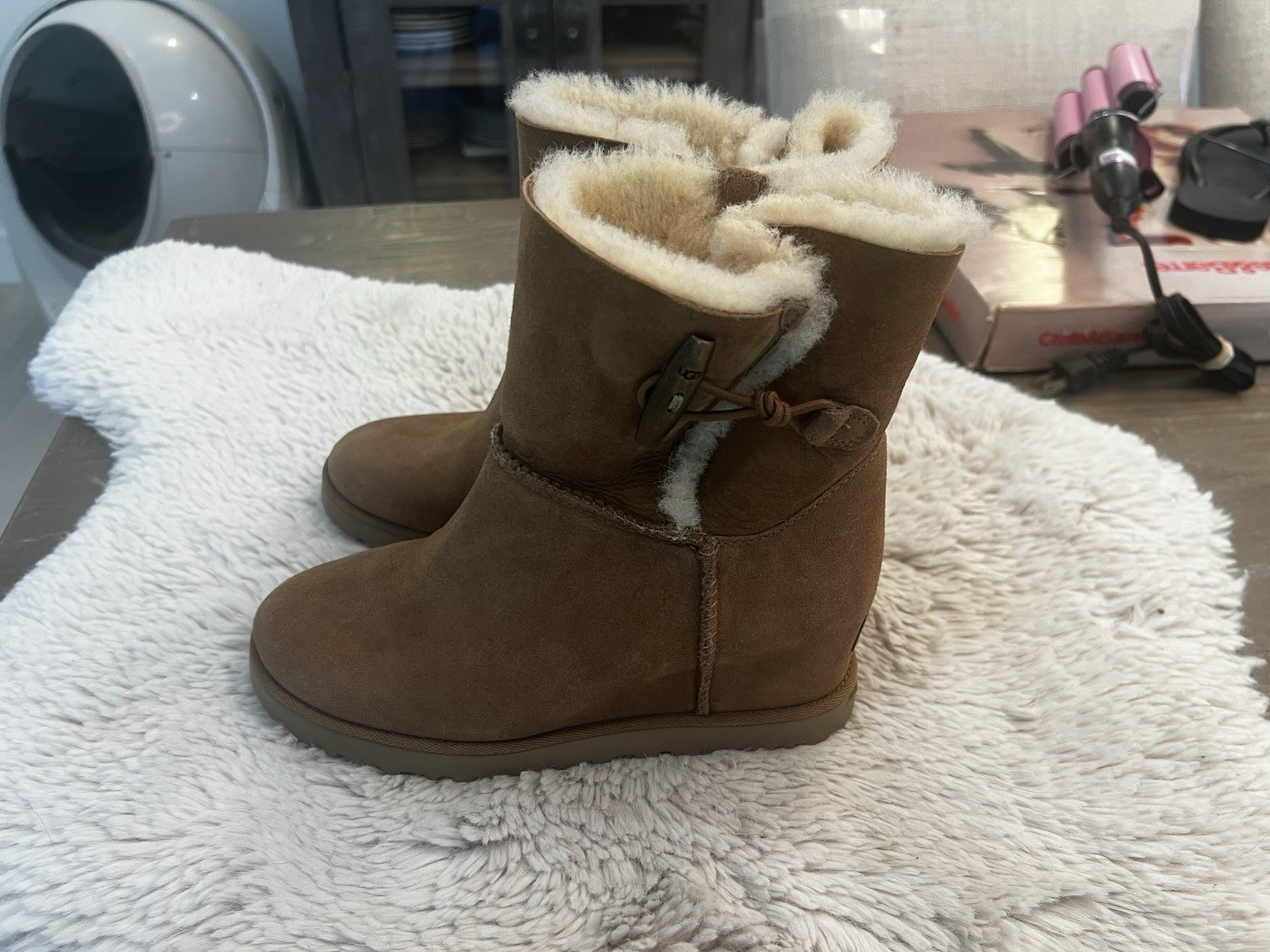 UGG Australia Bailey Button Brown Suede Sheepskin Ankle Bootie Women’s 7.5