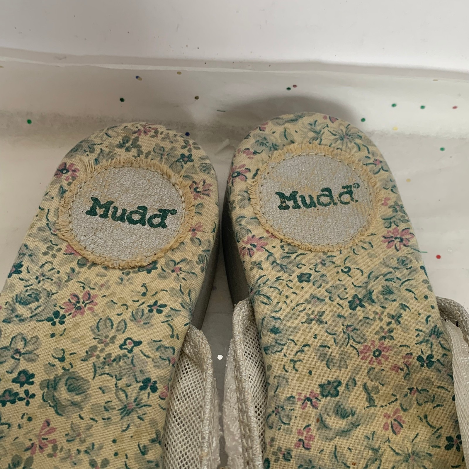 Mudd Vintage Y2K Mary Jane Ballet Flat Mules Silver White Lace Floral – Sz 7.5