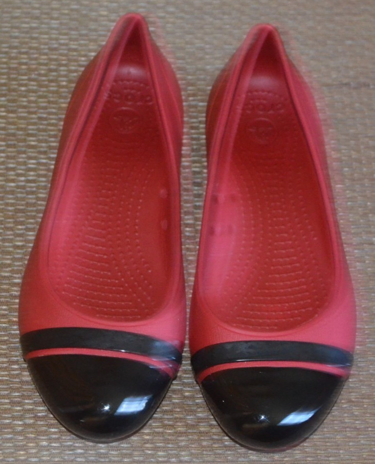 Crocs 12300 Cap Toe Slip On Ballet Flats Red Black Pointed Toe Sz 7