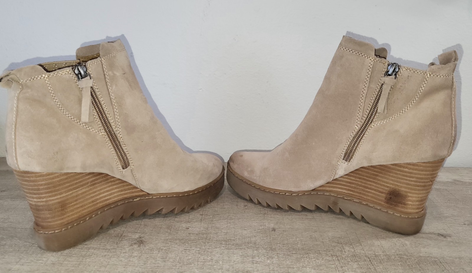 Sofft Taupe Brown Gray Suede Ankle Wedge Boots Shoes Womens Size US 9.5 M