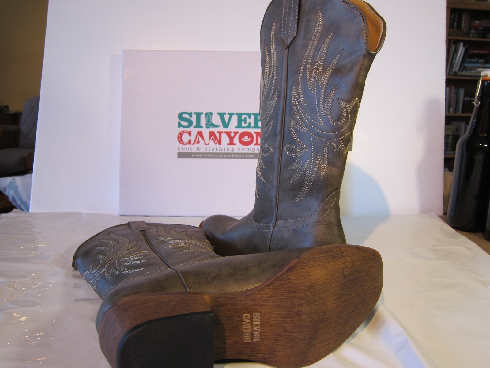 Womens Cowgirl Boots gray Size 7 Silver Canyon Boot Company New in box