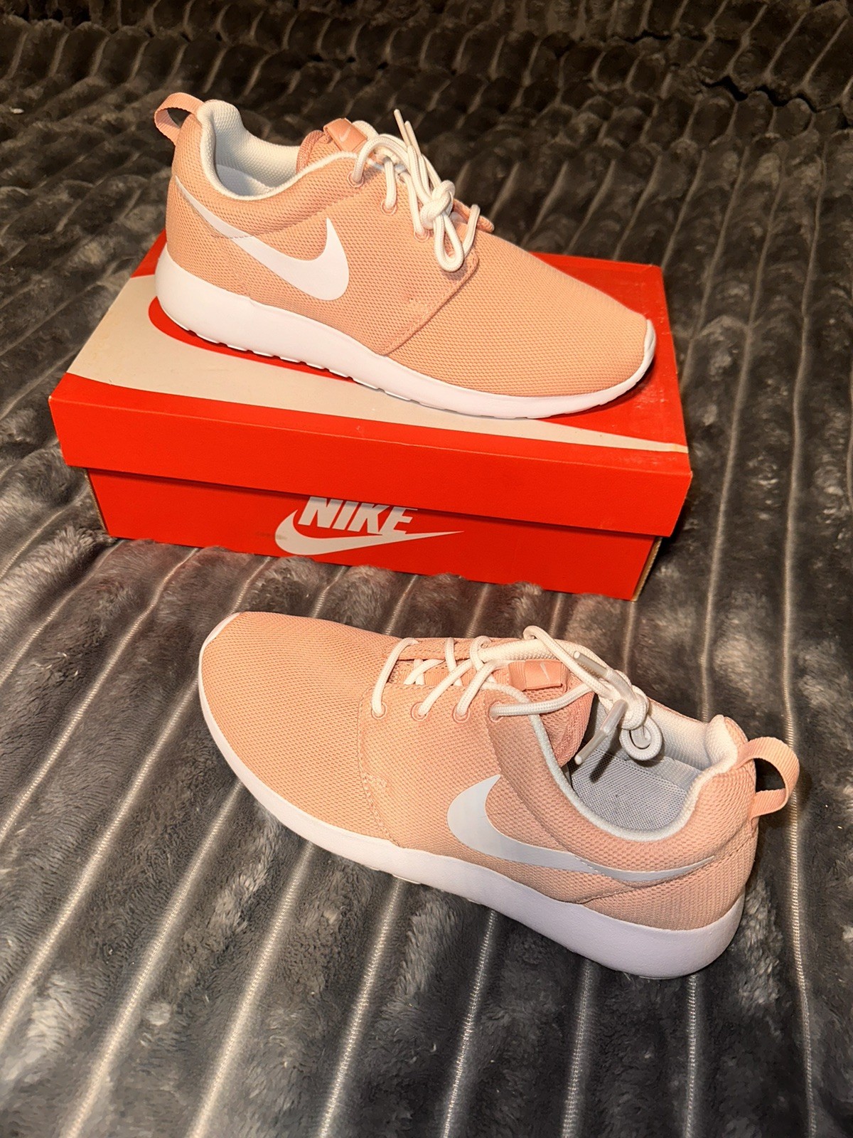 Women’s Nike Roshe One Run Coral Stardust Pink White 844994-603