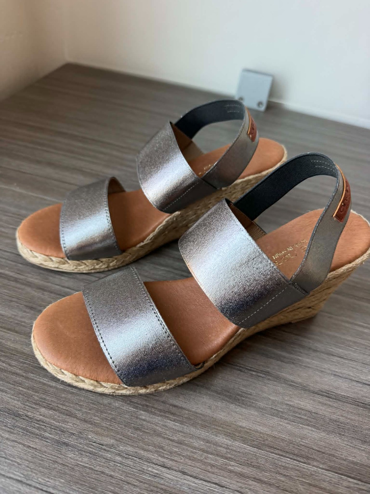 André Assous Allison Metallic Espadrille Wedge Sandals Size EU 36 US 5.5 $150