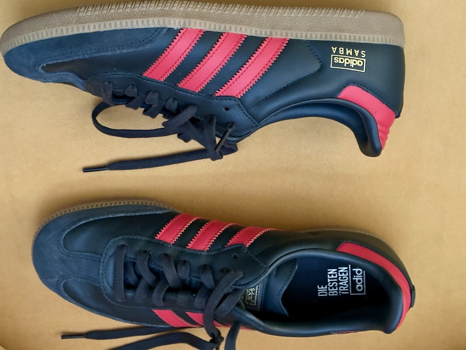 Adidas Originals Samba OG Casual Shoes Women’s Size 10 Scarlet and carbon Gum