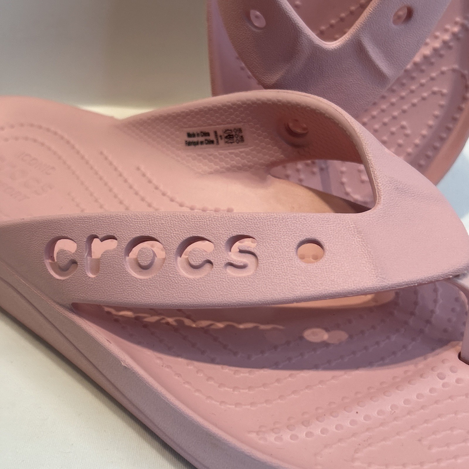 CROCS ~Iconic Comfort Women’s 8 ~PINK Baya Platform Flip Flops ~Thick Soles NICE