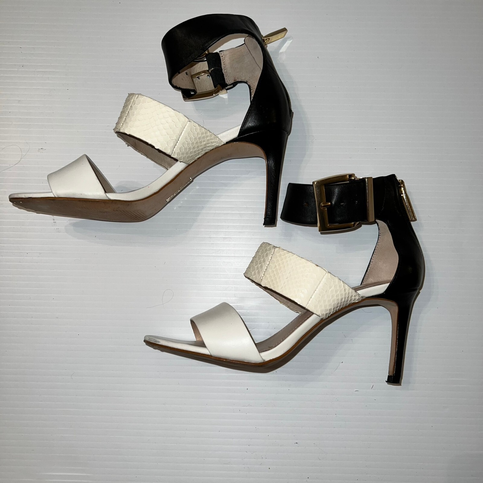 Louise et Cie Womens Leather Dress Shoes Size 7M with 3.25 in heels White/Black