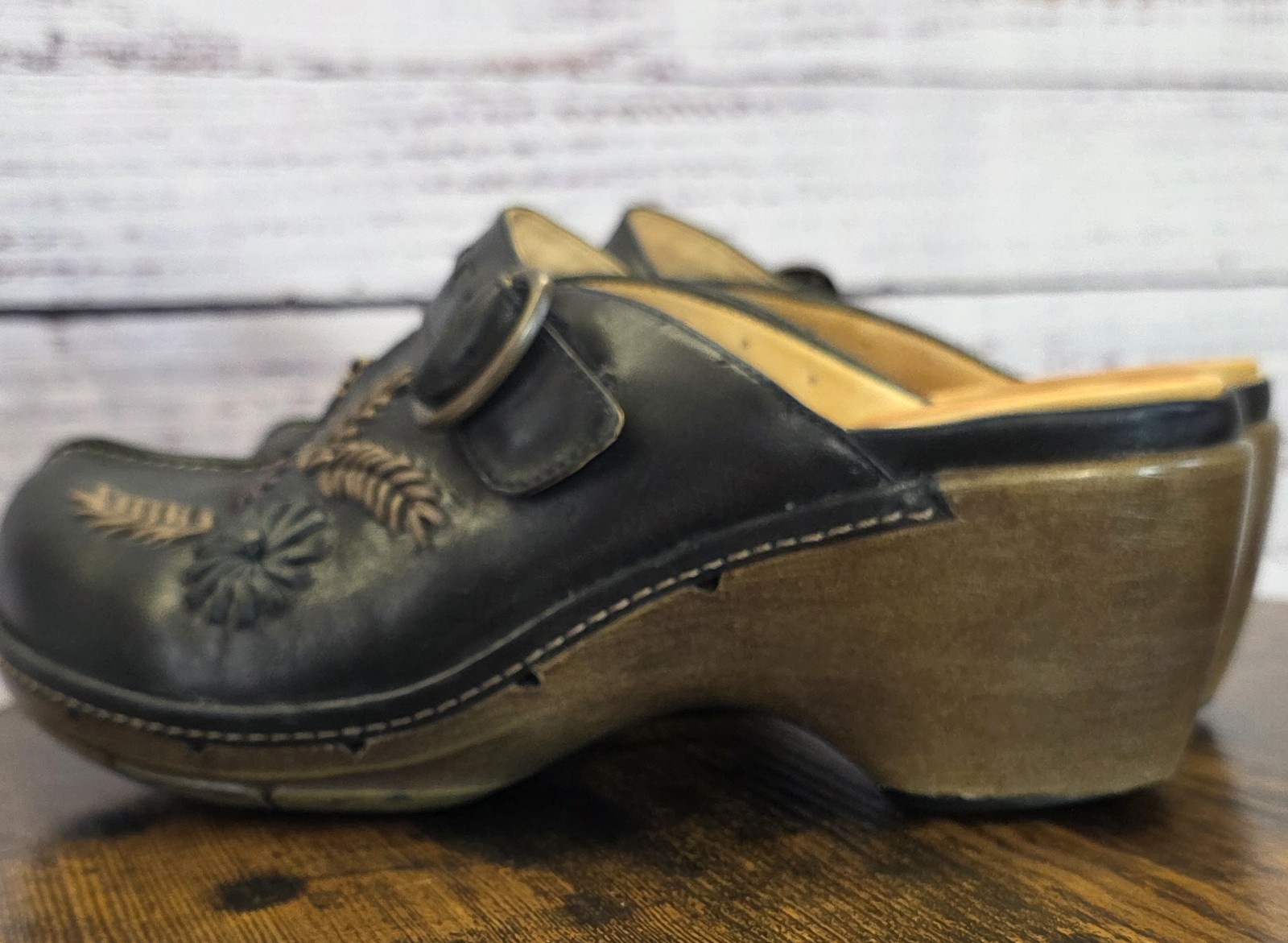 Clarks Structured Leather Mule Clogs Black Floral Embroidery Bohemian Retro 7M