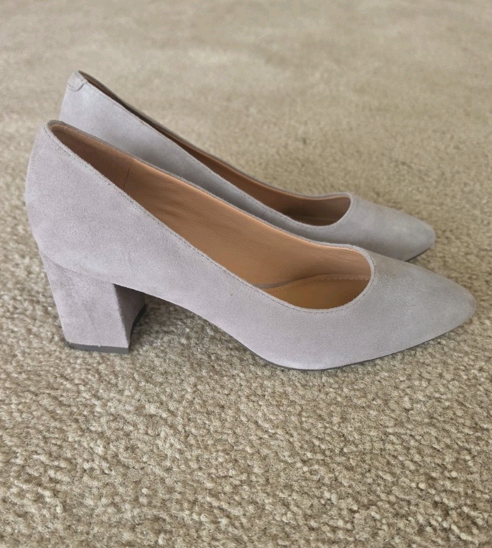 Johnston & Murphy Womens Vicki Suede Block Heel Pumps Beige Size 6.5 NEW