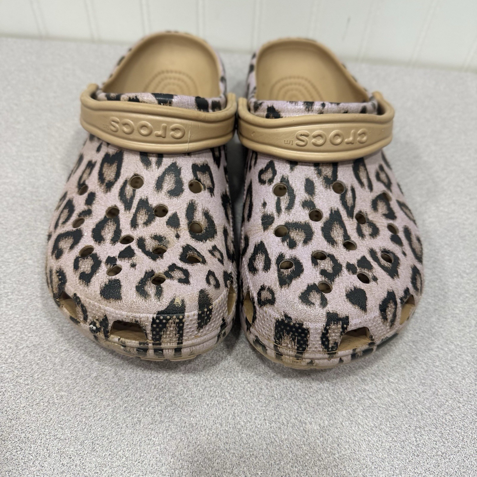 Crocs Classic Leopard Cheetah Animal Print Clog Sandals Shoes Women’s 9Men’s 7