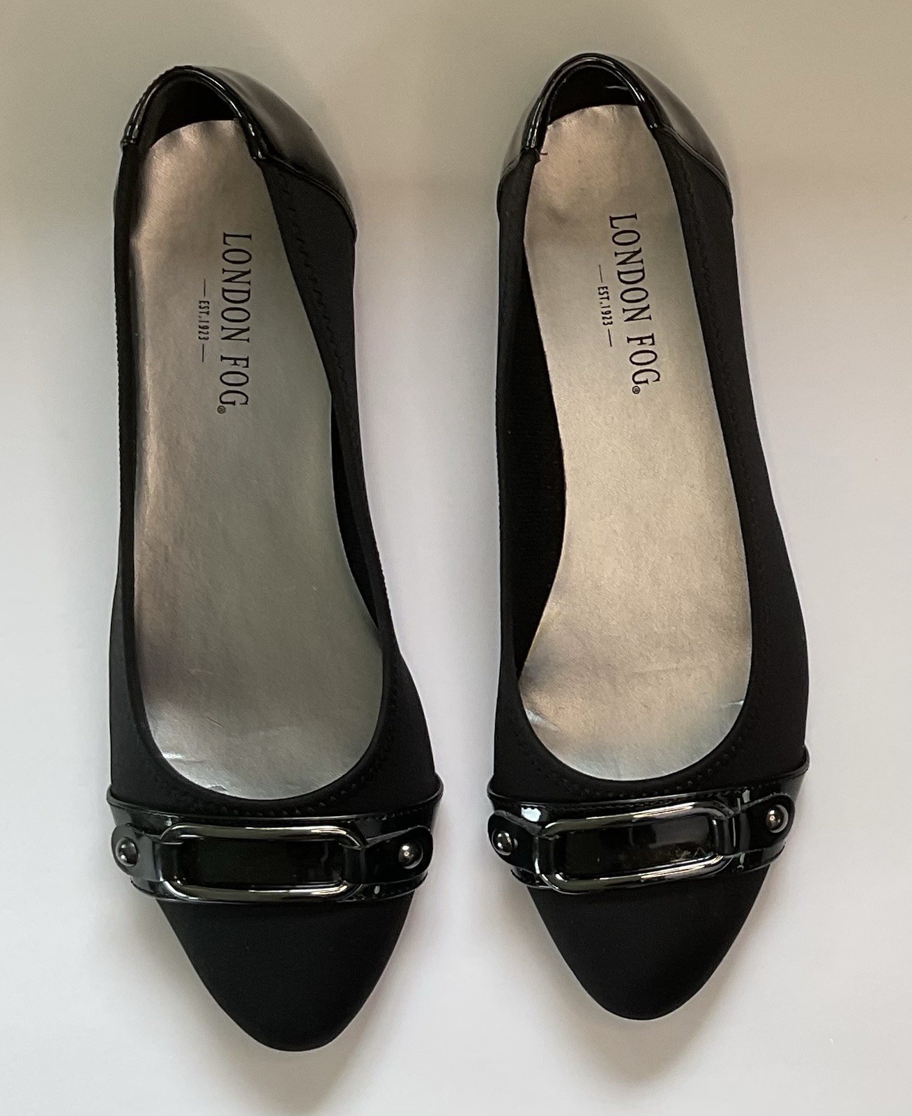 London Fog LFW Chelsea Black Flats Size 8M, Worn Some, Great Condition
