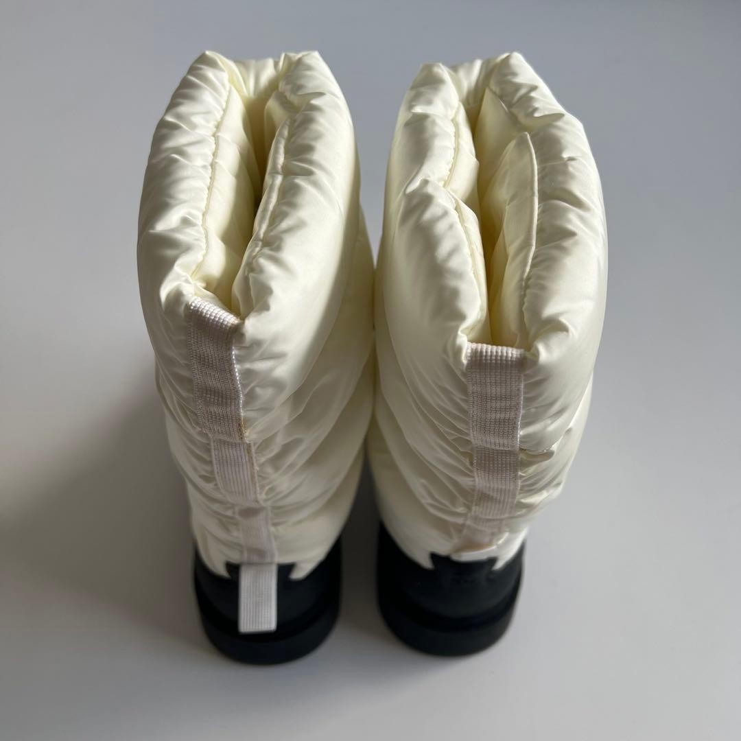CHANEL Cocomark Embroidered Logo Quilted Down Snow Boots