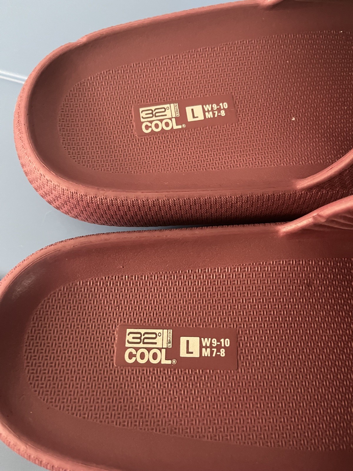 32 Degrees Cool Unisex Maroon Slides Large-W-9-10/M-7-8